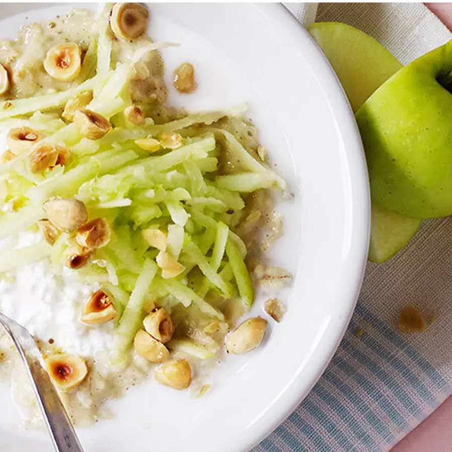 Egg and apple porridge